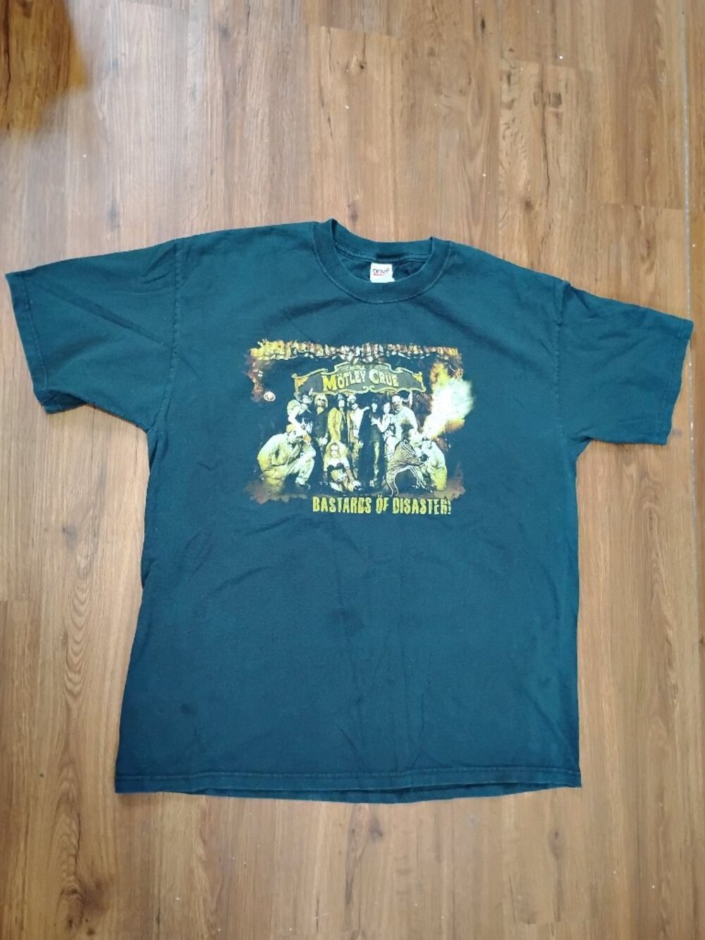 Vintage Motley Crue Carnival of Sins Tour T-Shirt - Picture 2 of 6